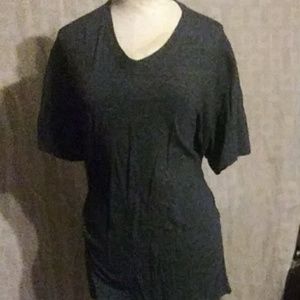 Black and gray t-shirt